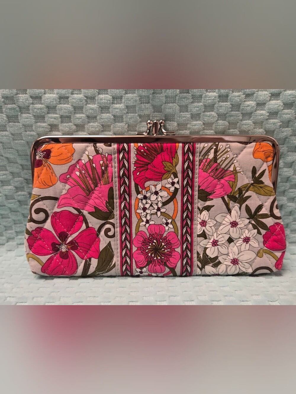Vera Bradley Floral Pink Quilted Kiss-Lock Clutch Wallet